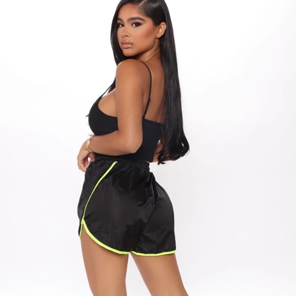 Heart & Hips Pants - ♥️ Fashion Nova Heart Hips shorts S